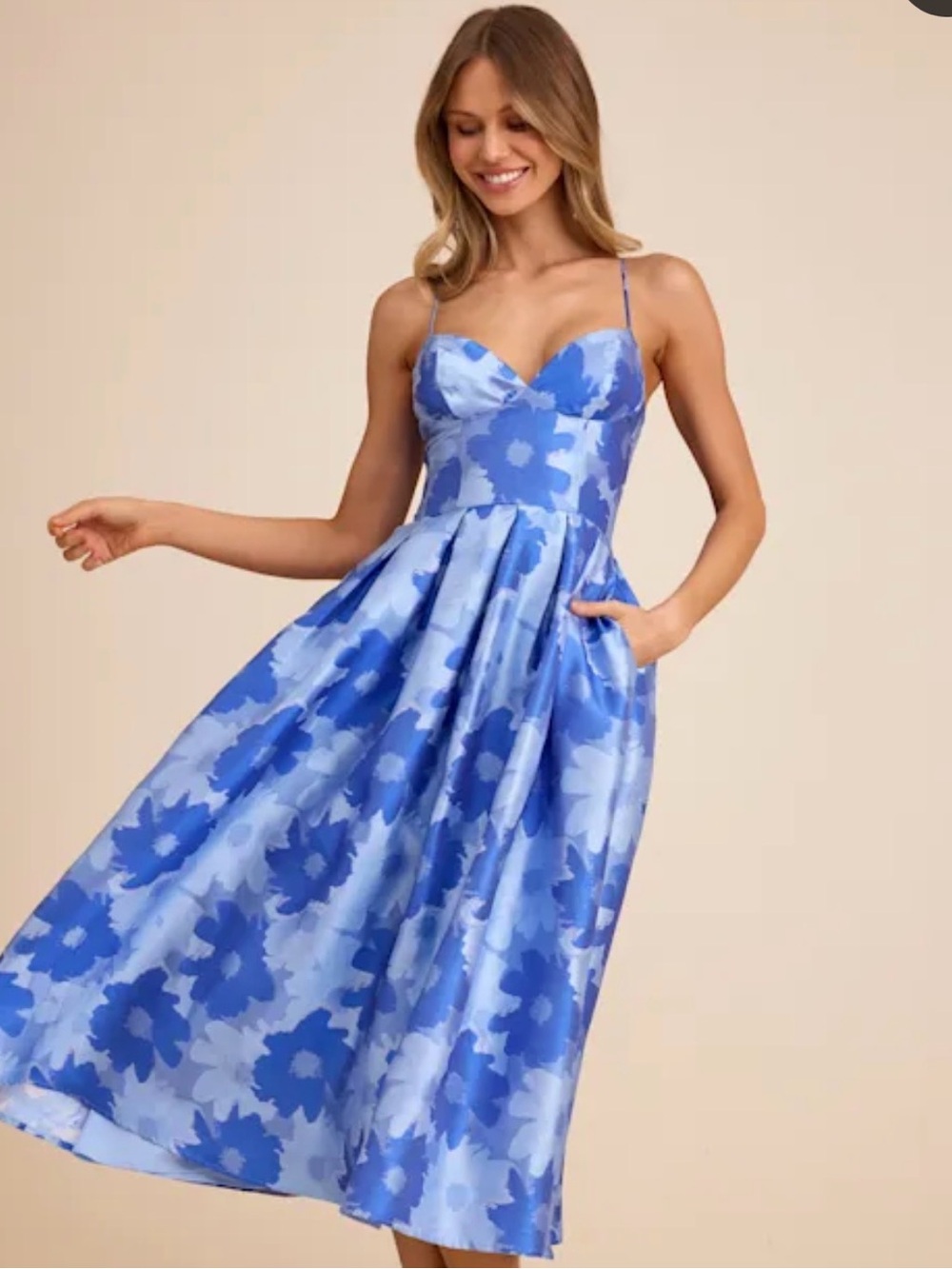 Lulus Viviana Blue Floral Jacquard Pleated Midi Dress